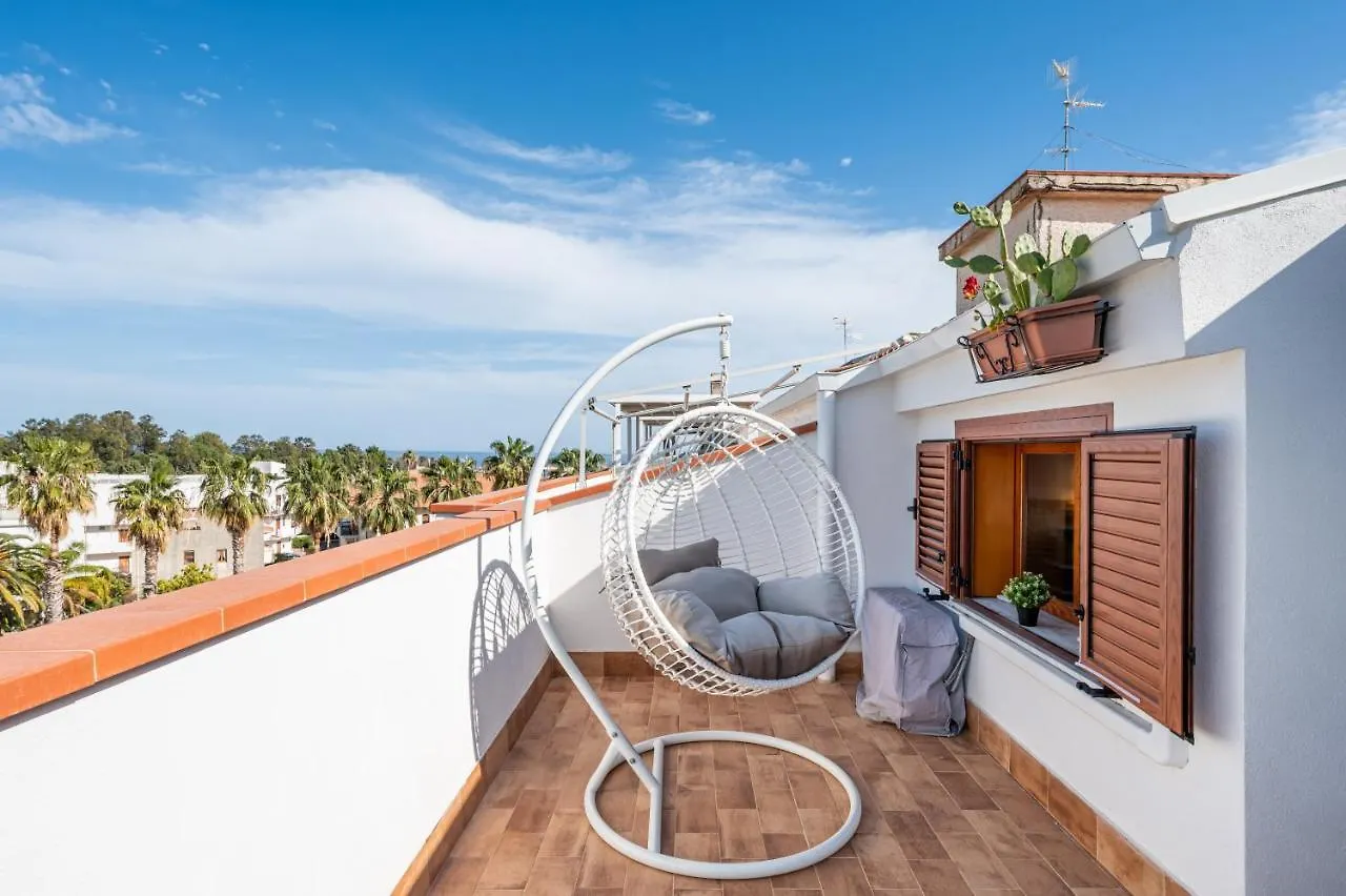 지아르디니낙소스 Naxos Charming Penthouse With Swimming Pool X6 아파트 0*,  이탈리아