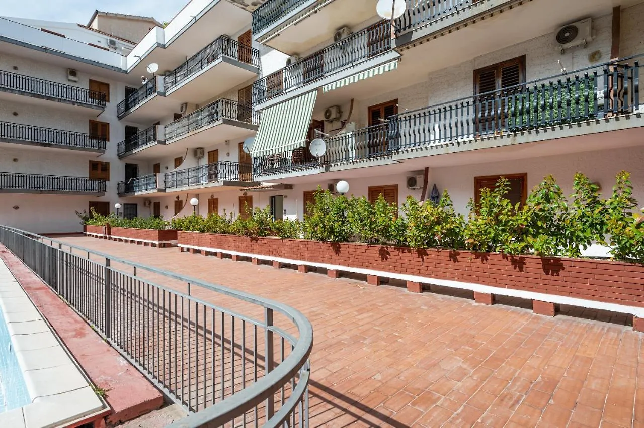 지아르디니낙소스 Naxos Charming Penthouse With Swimming Pool X6 아파트